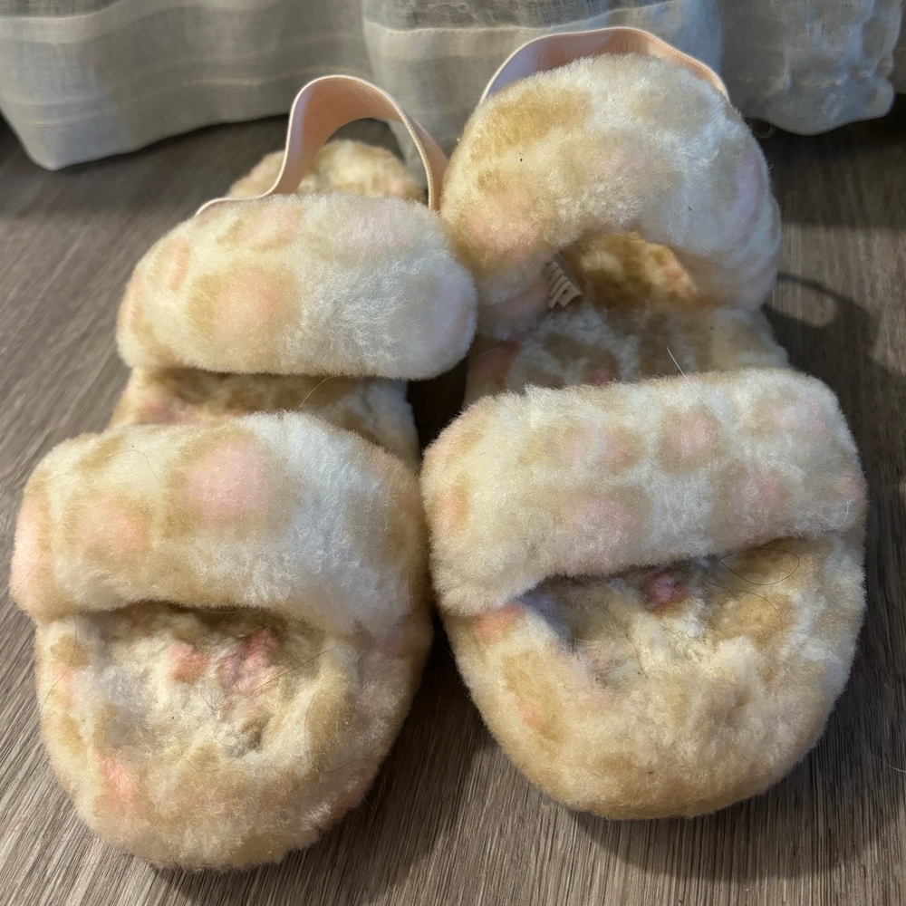 Barely worn cheetah UGG slippers